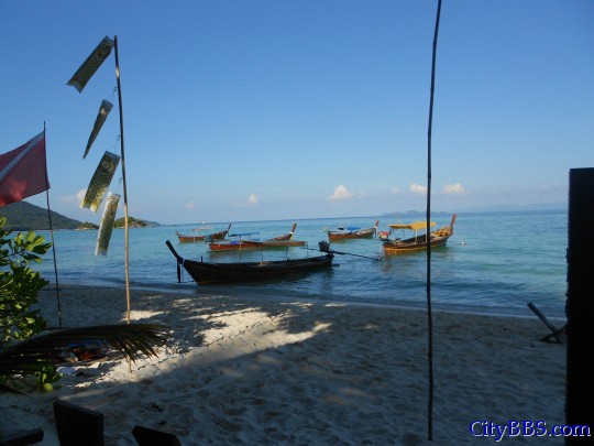 泰国丽贝岛美丽热带海滩